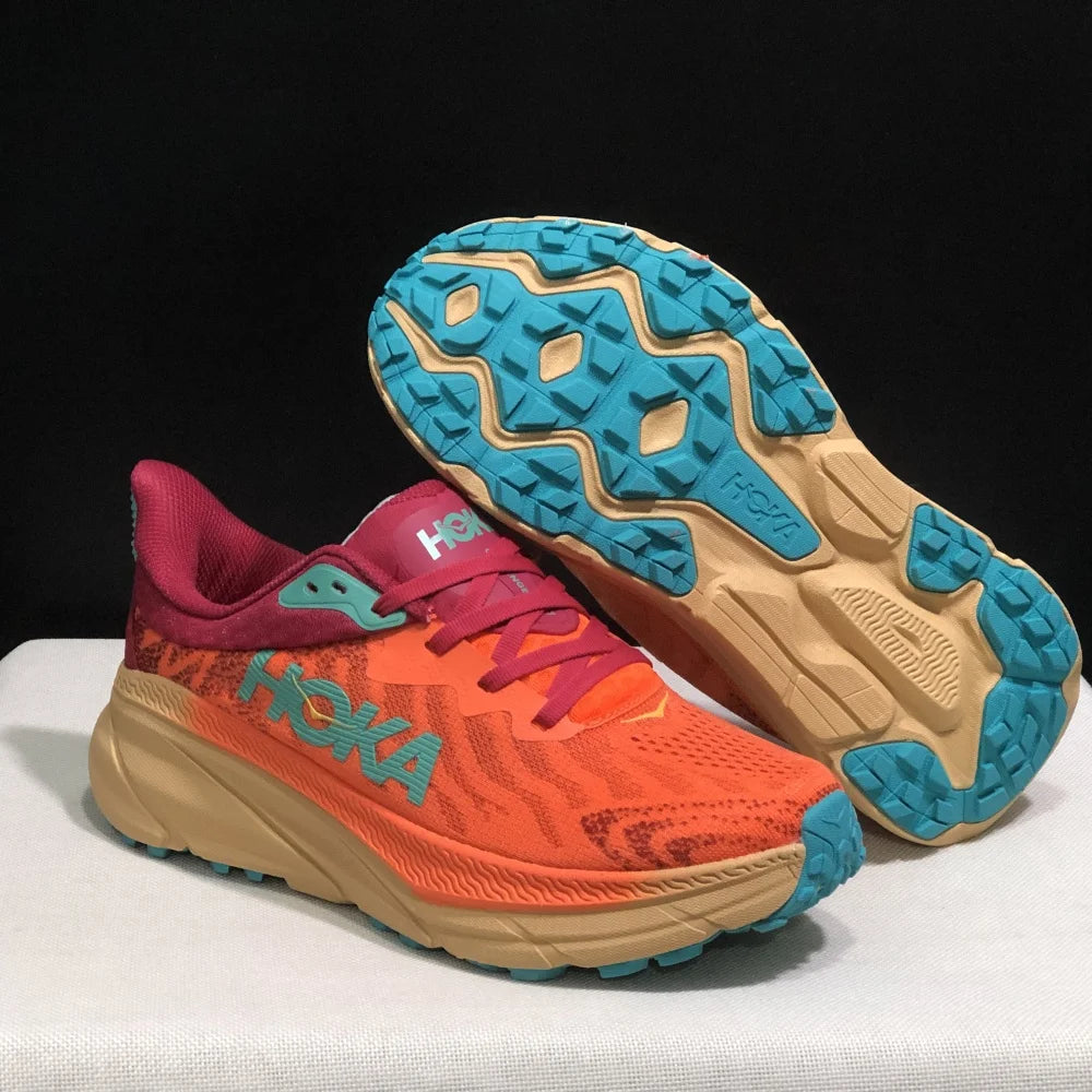 HOKA Challenger 7