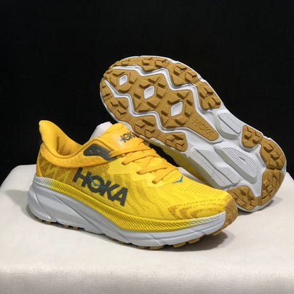 HOKA Challenger 7