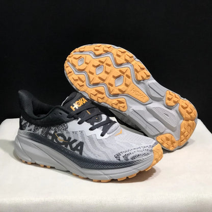 HOKA Challenger 7