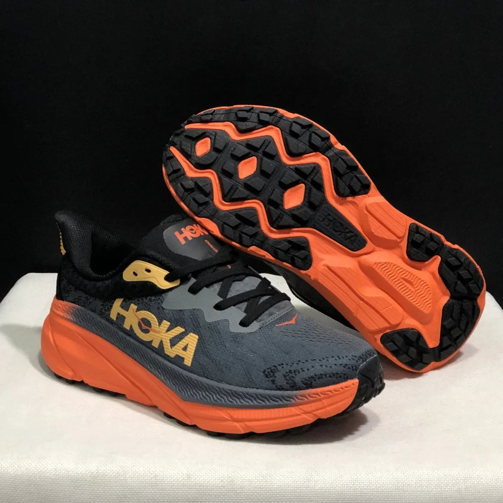HOKA Challenger 7